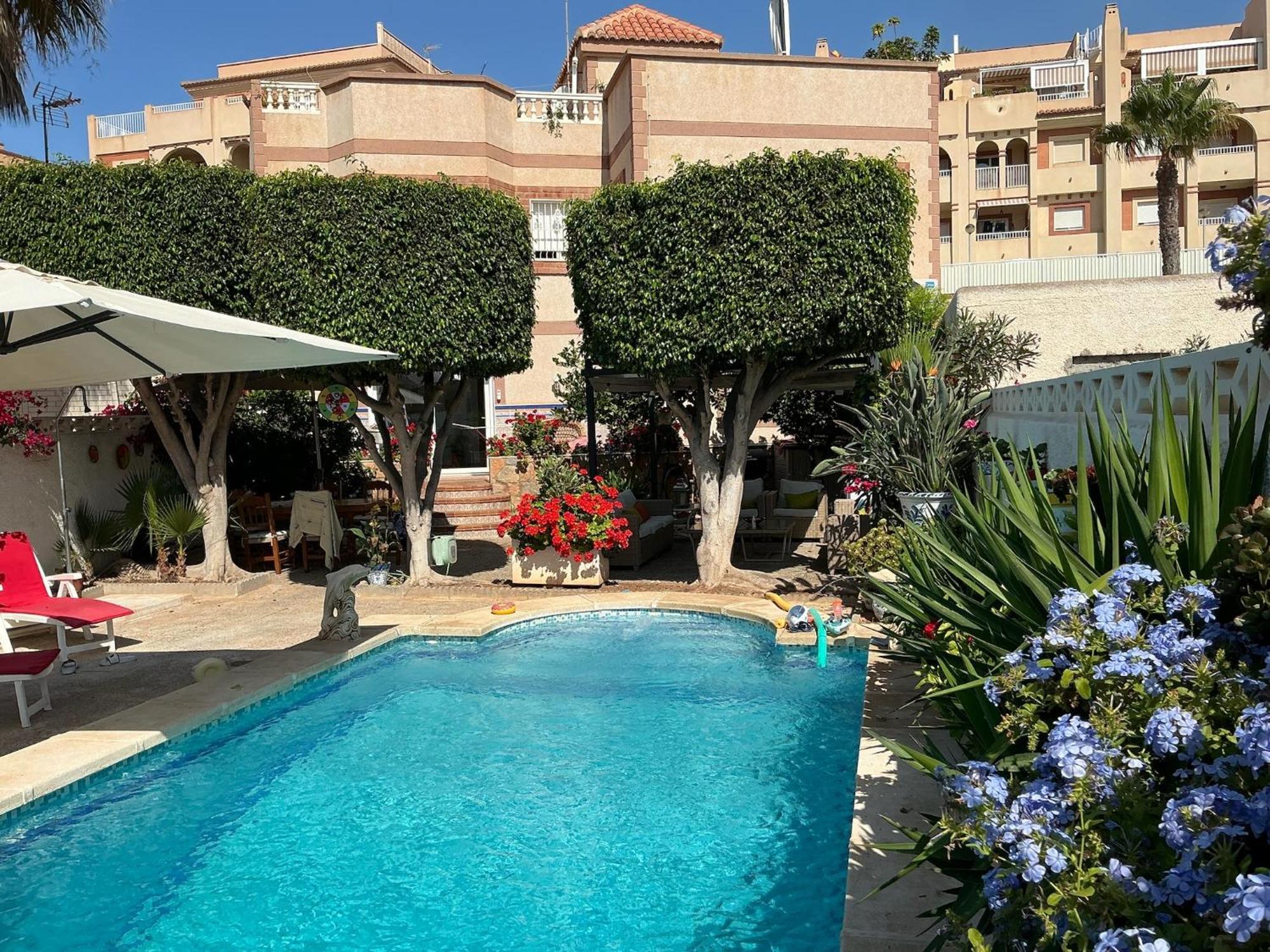 Large Villa Private Pool And Garden Near Beach Roquetas de Mar Exteriör bild